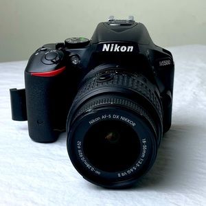 Nikon D5500 DX-format Digital SLR W/18-55